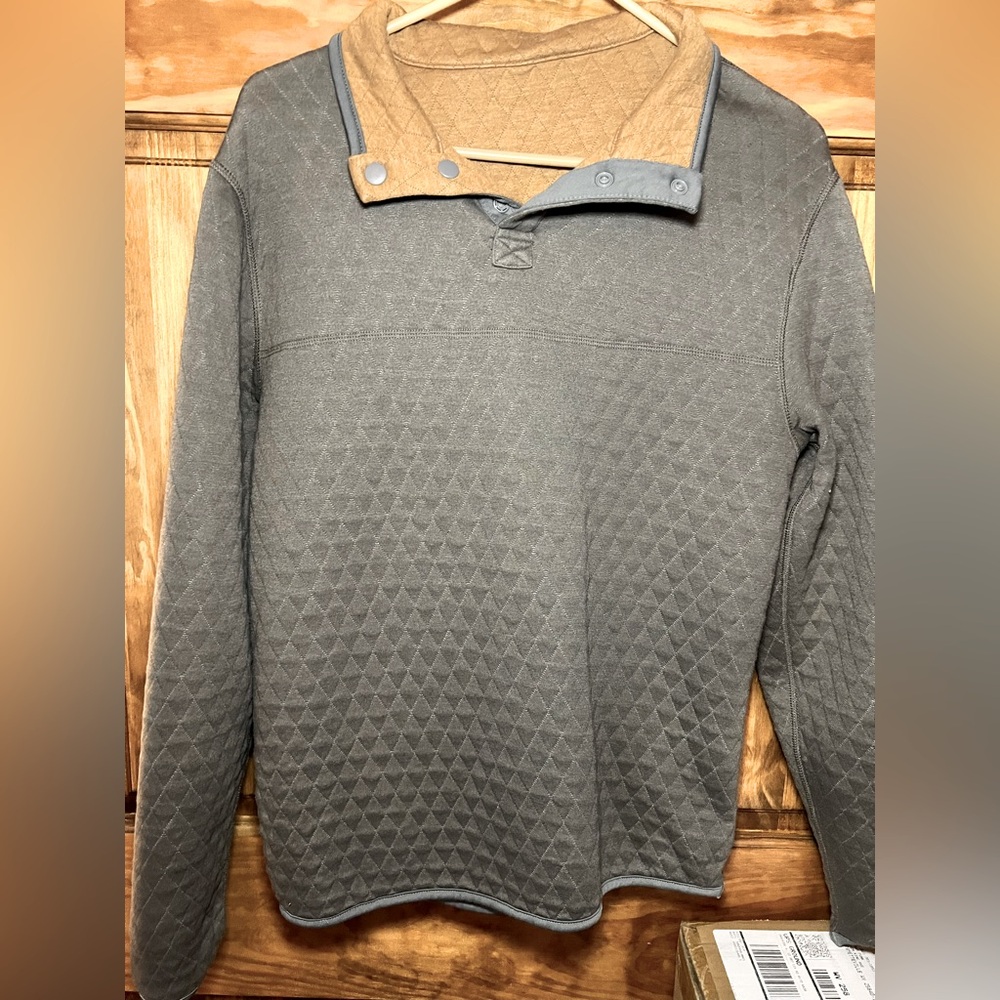 Woman’s Reversible Quilted Pull Over
